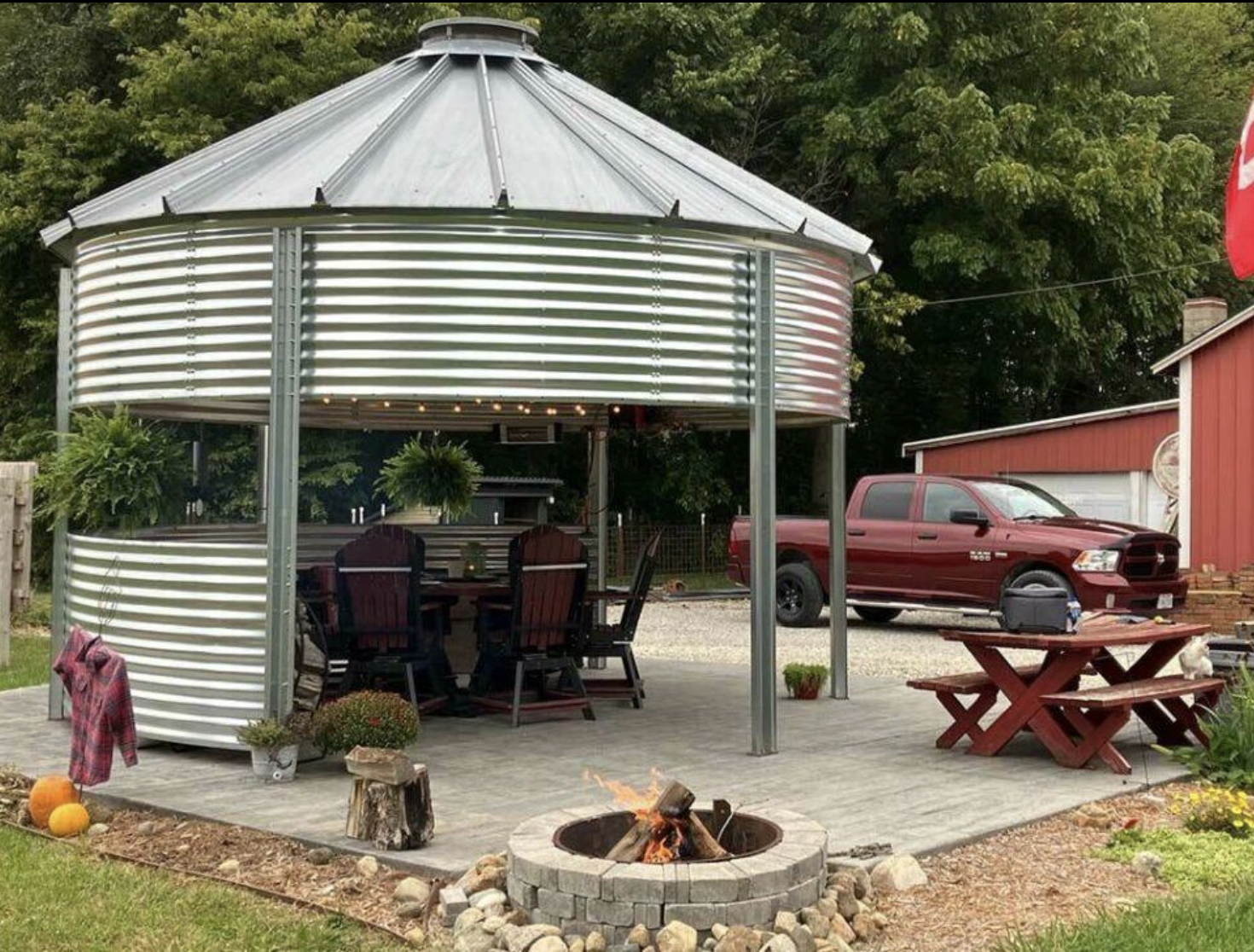 Binzebo outdoor living area with fire pit